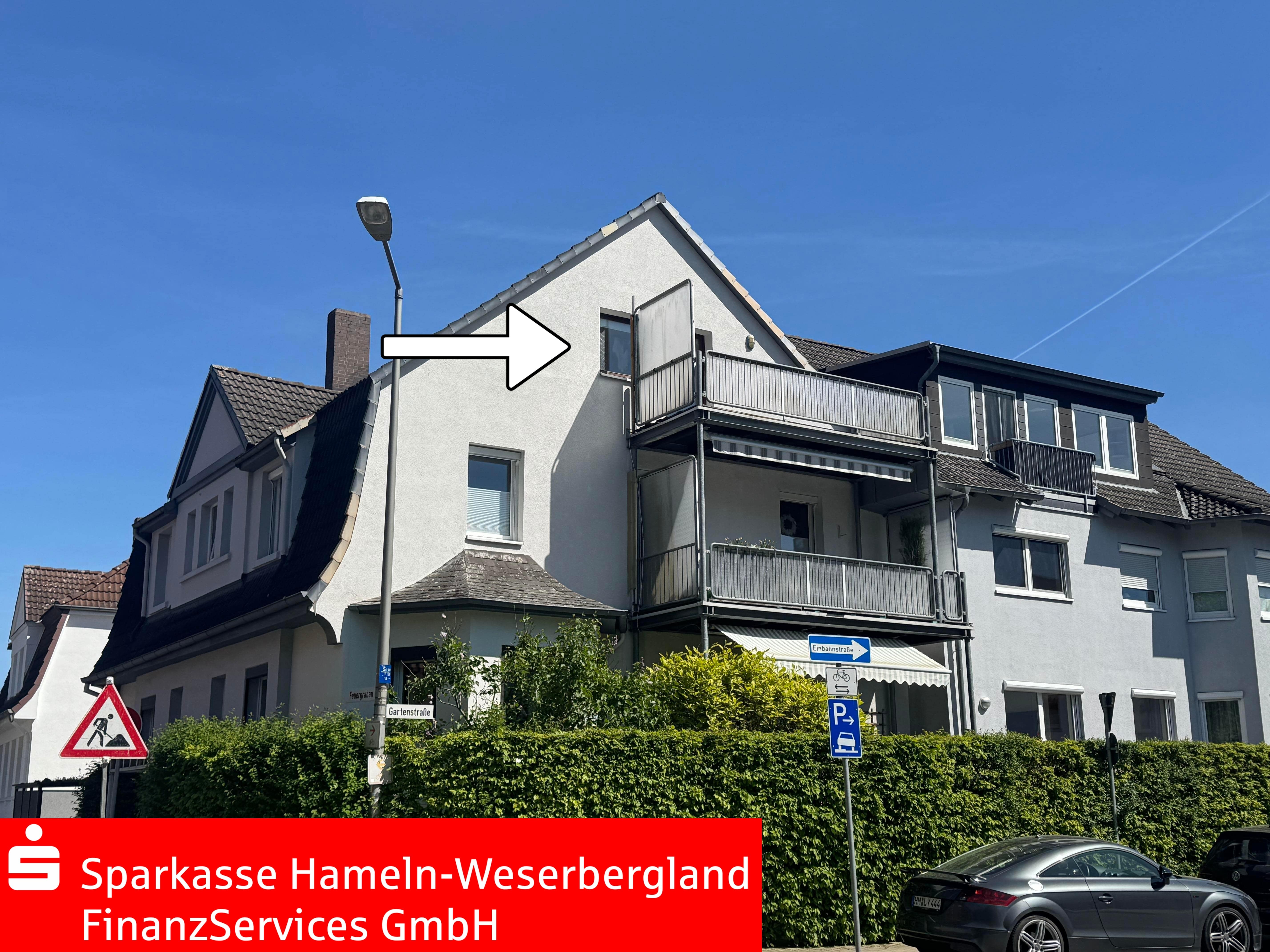 Zentral gelegen mit PKW- Stellplatz und Sonnenbalkon!