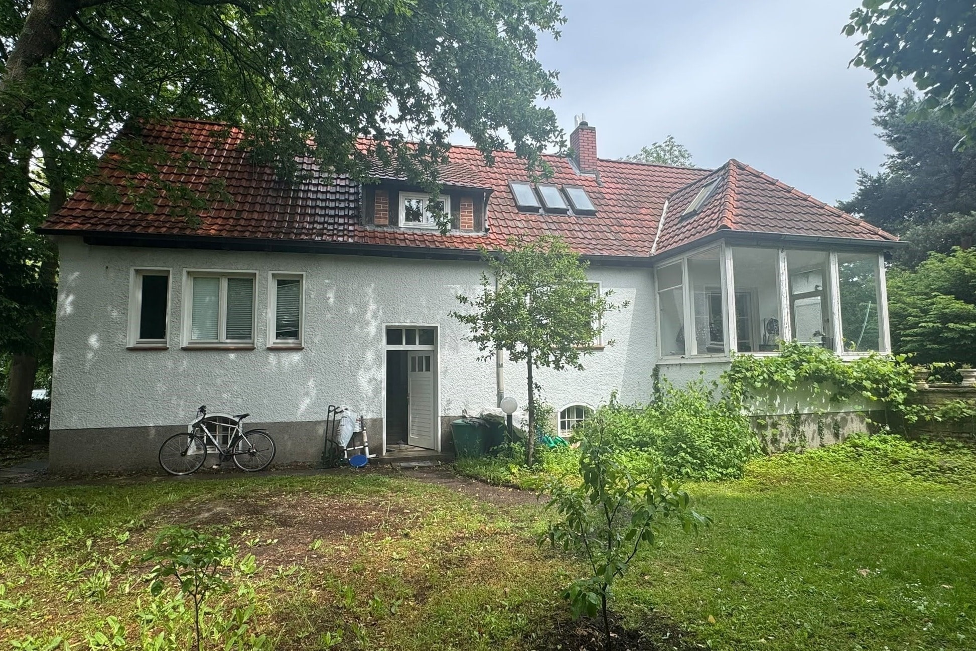 Einfamilienhaus mit parkähnlichem Grundstück in bevorzugter Wohnlage